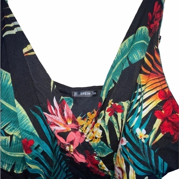 SHEIN faux wrap shorts romper. Size 2X - Picture 5 of 6